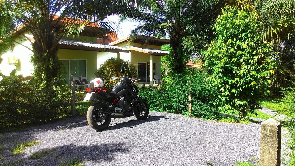 Aathid Garden Khao Lak Villa Værelse billede