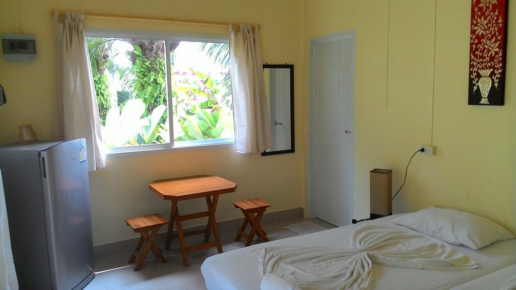 Aathid Garden Khao Lak Villa Værelse billede