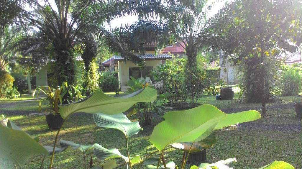 Aathid Garden Khao Lak Villa Værelse billede